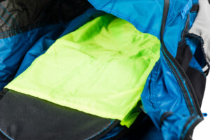 Waterproof internal sail protection against perspiration 